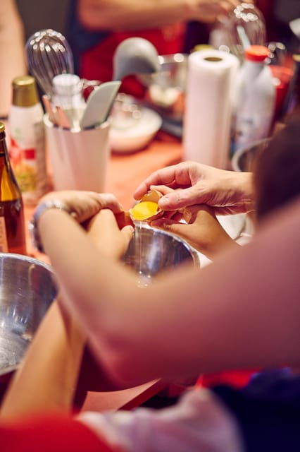 brussels-belgian-waffle-making-workshop-with-beer-tasting
