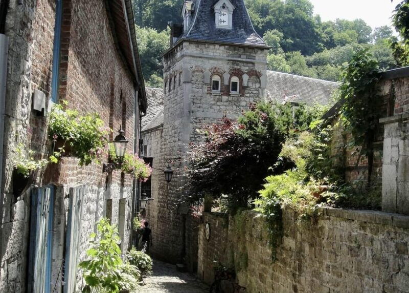 brussels-durbuy-and-kasteel-bouchout-private-day-trip