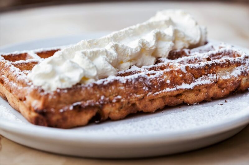 Brussels: Food Tour with Lunch, Chocolate, Beer, & Waffles - Exploring the Brussels Food Tour