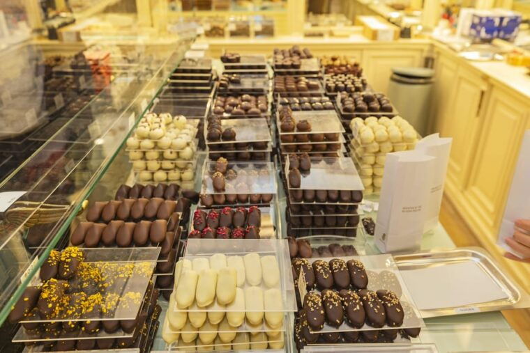 brussels-guided-food-tour-with-full-meal-and-drinks