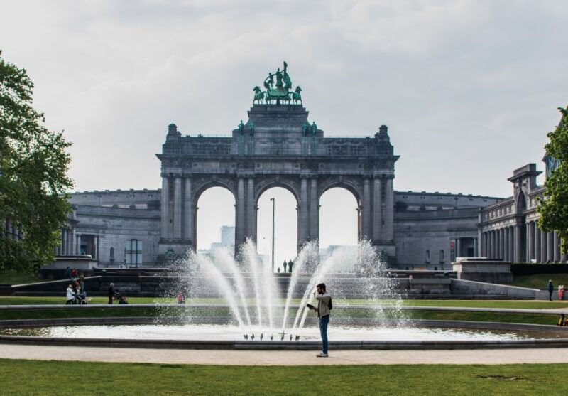 brussels-highlights-walking-and-bus-tour-with-waffle