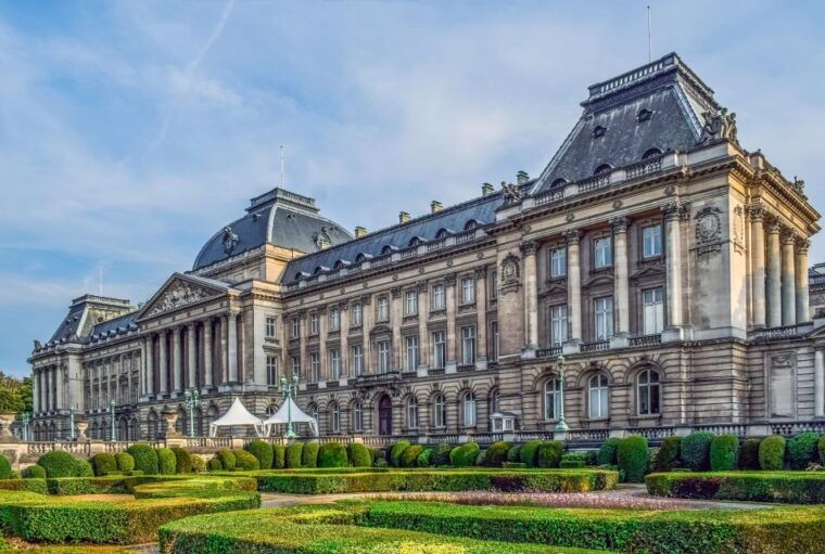 brussels-highlights-walking-and-bus-tour-with-waffle