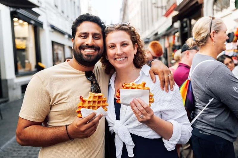 Brussels: Historical Tour with Chocolate & Waffle Tasting - Discovering Brussels in a Nutshell