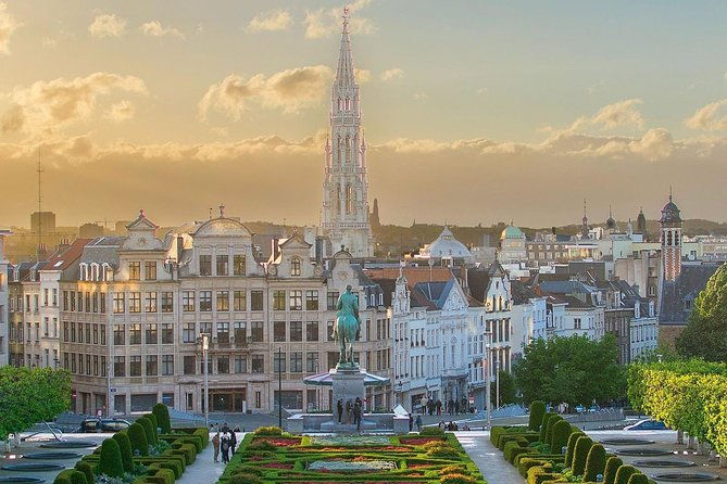 brussels-historical-walking-tour-with-chocolate-waffle-tasting