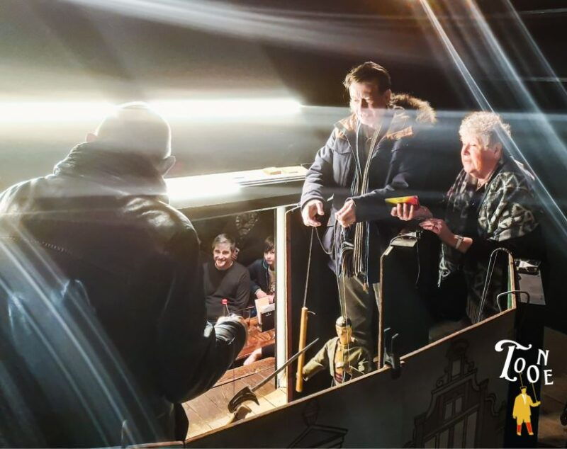 brussels-private-tour-of-theatre-toone-with-snacks-and-beer