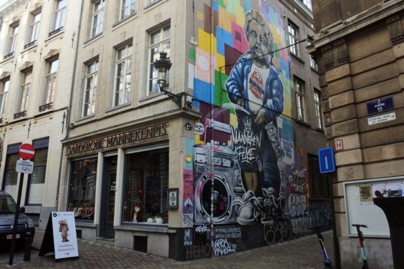 brussels-the-comic-book-walls-walking-tour
