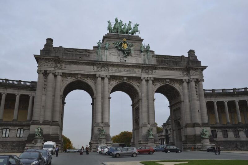 brussels-walking-tour-from-central-station-to-manneken-pis