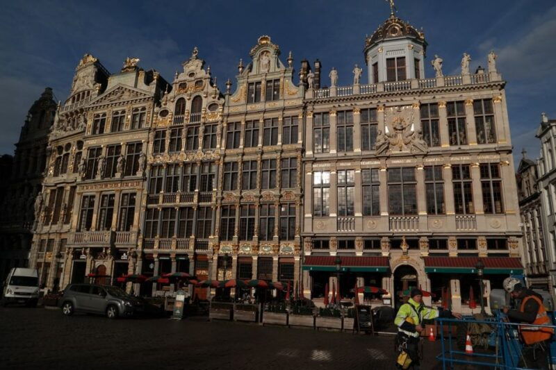 brussels-walking-tour-from-central-station-to-manneken-pis