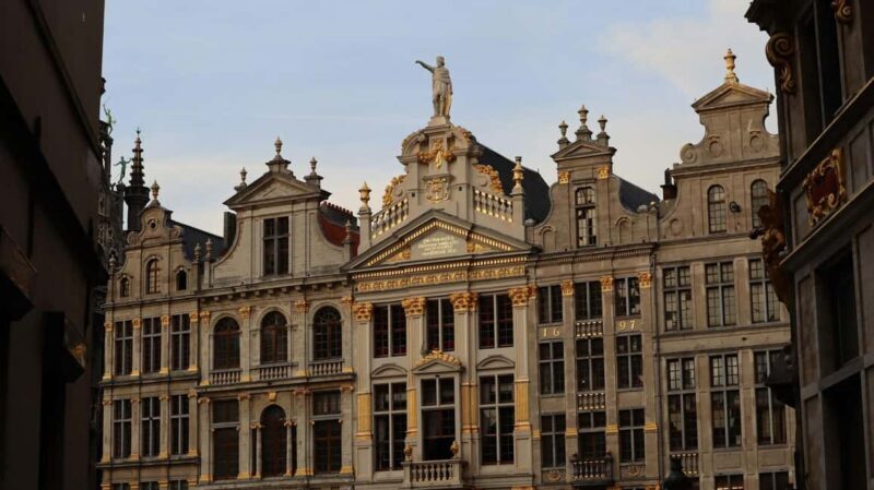Brussels: Where Comics, Culture & Quirk Collide Walking Tour - Key Points
