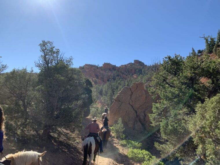 bryce-canyon-city-red-canyon-horse-riding-day-trip-w-lunch