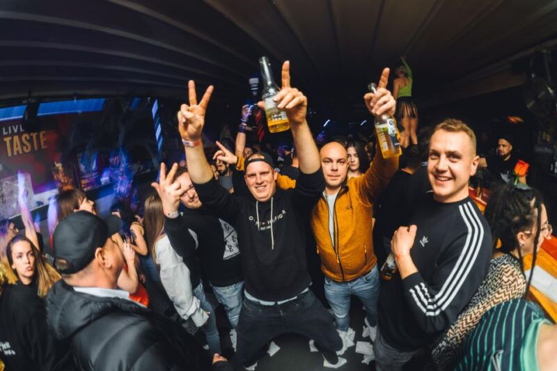 bucharest-bachelor-party-custom-bar-crawl