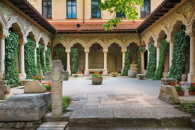 bucharest-by-foot-small-group-walking-tour