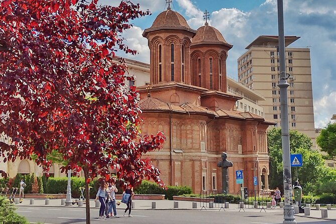 bucharest-by-foot-small-group-walking-tour