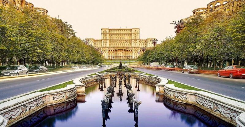 bucharest-city-highlights-guided-walking-tour-2