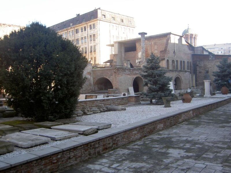 bucharest-city-highlights-guided-walking-tour