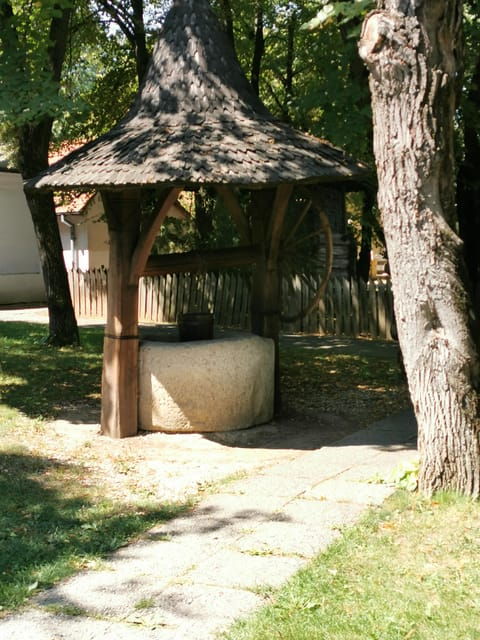bucharest-city-tour-by-car-1-hour-photo-stops-and-visits
