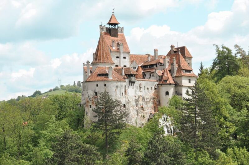 bucharest-draculas-castle-peles-castle-brasov-day-trip-2