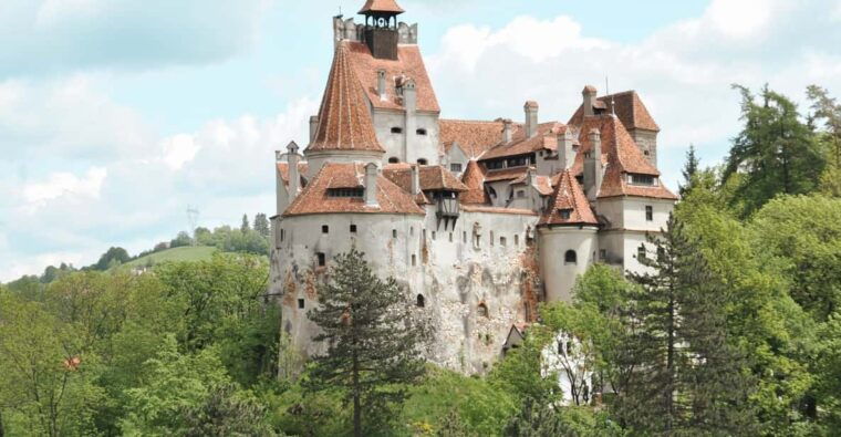 bucharest-draculas-castle-peles-castle-brasov-day-trip-2