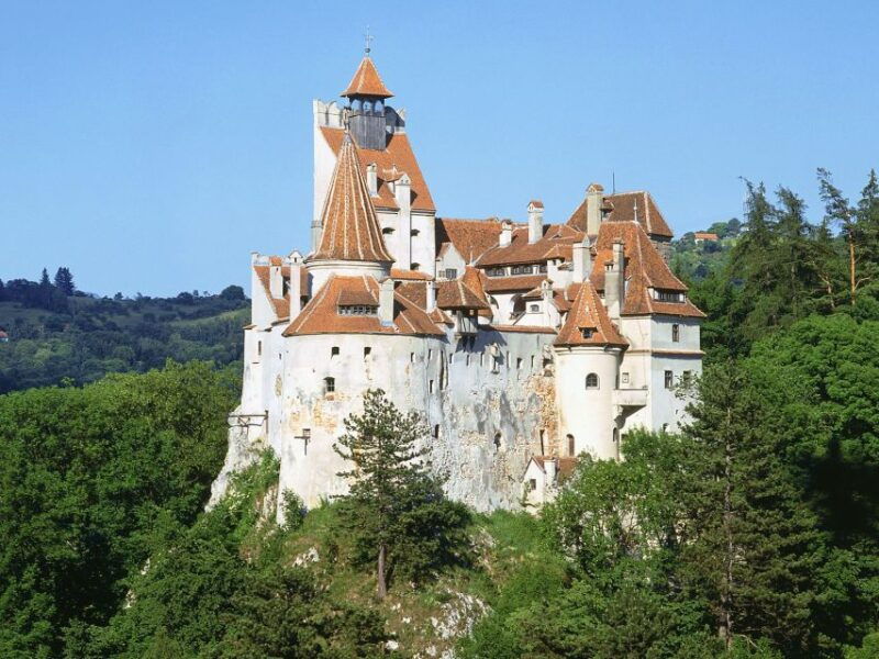 bucharest-draculas-castle-peles-castle-brasov-old-town-2