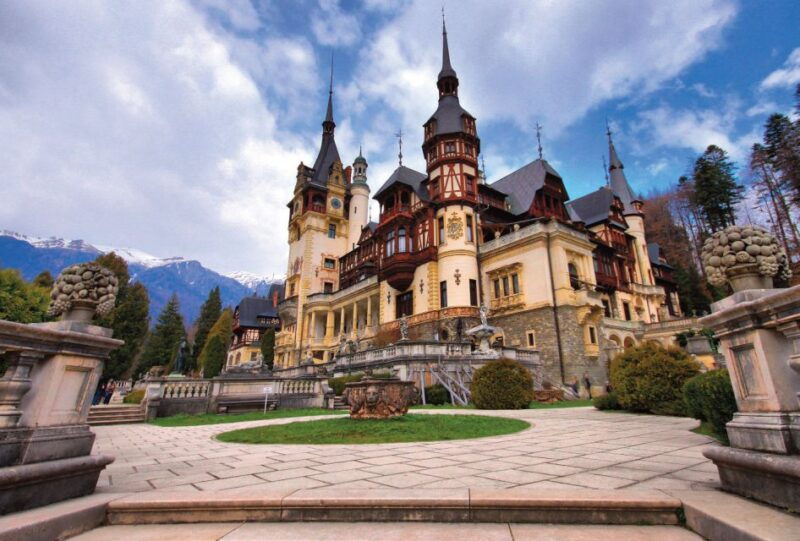 bucharest-draculas-castle-peles-castle-brasov-old-town-2