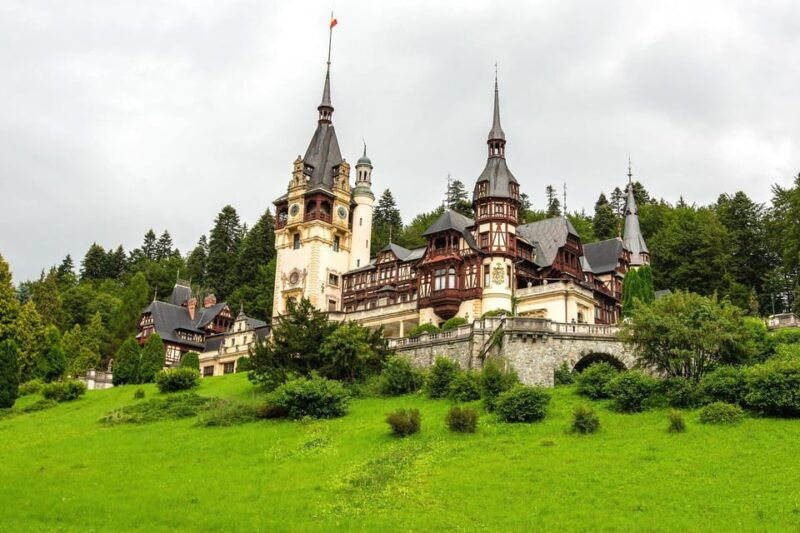 bucharest-draculas-castle-peles-castle-brasov-old-town