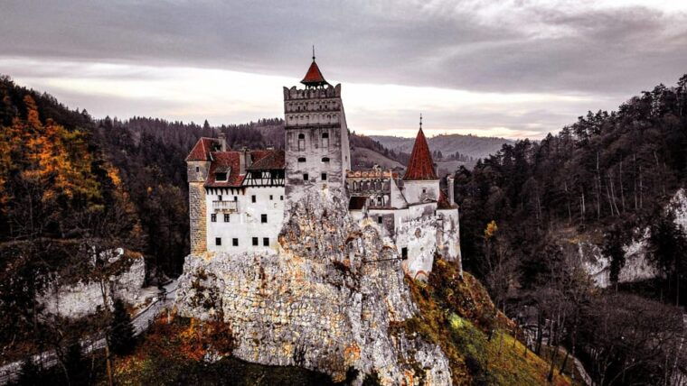 bucharest-draculas-castle-peles-castle-brasov-old-town