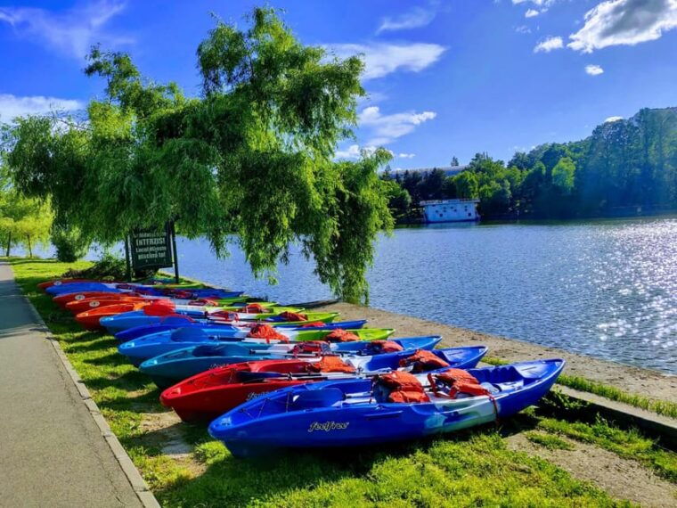 bucharest-guided-kayaking-tour-in-herastrau-park