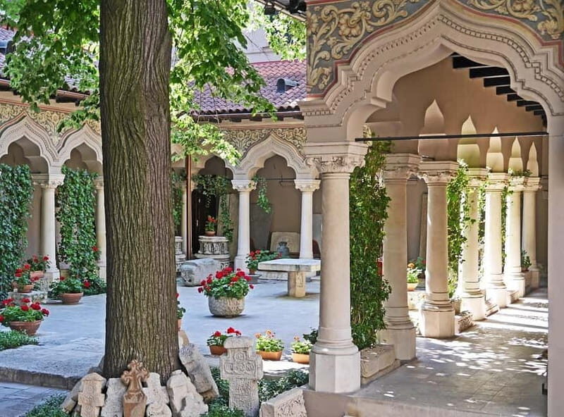 Bucharest: Old Town & Historical Landmark Guided Tour - Key Points