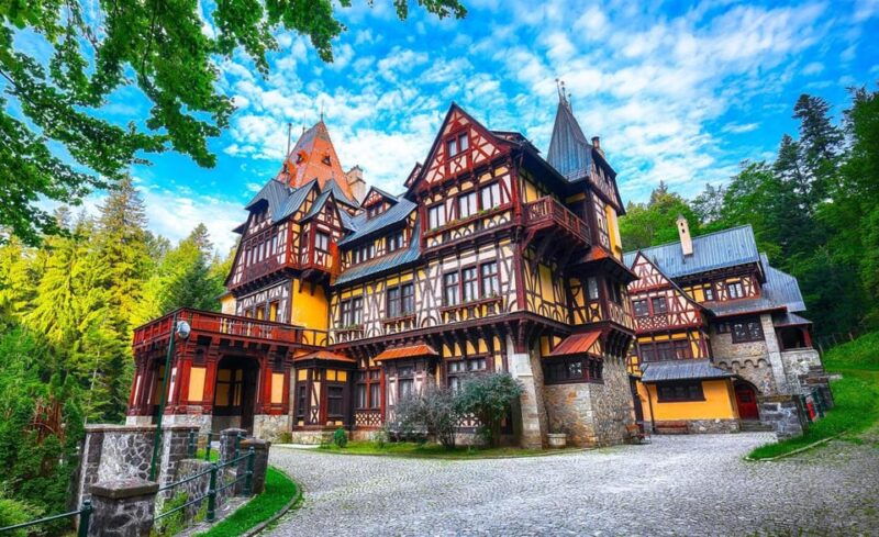 bucharest-peles-castle-bran-castle-brasov-old-town-tour