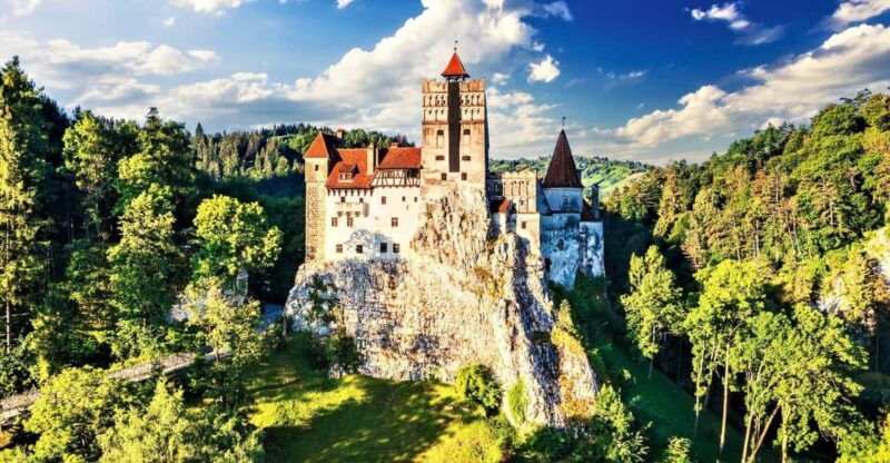 bucharest-peles-castle-bran-castle-brasov-old-town-tour