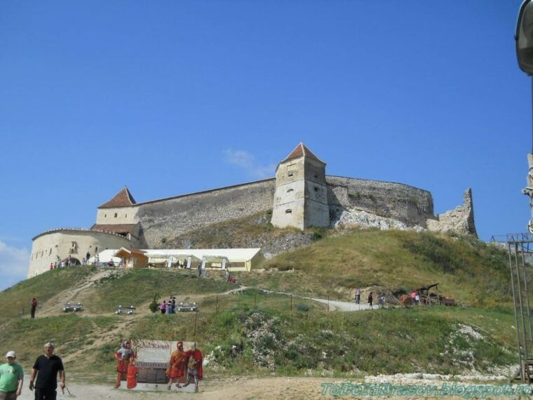 bucharest-peles-castle-draculas-castle-and-brasov-tour