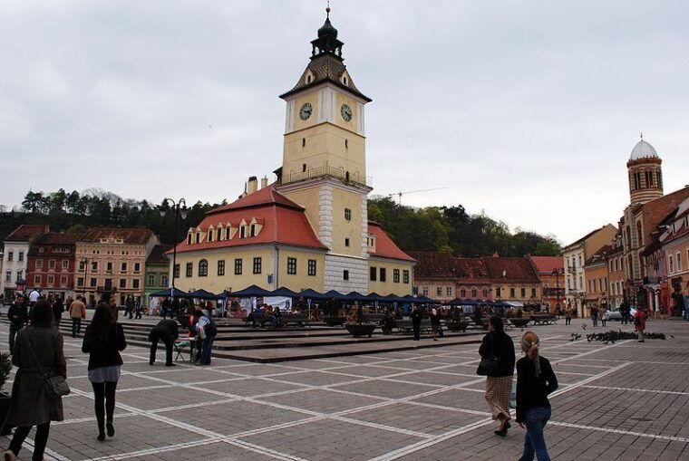 bucharest-peles-castle-draculas-castle-and-brasov-tour