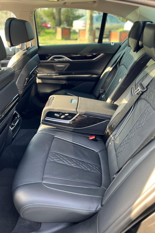 bucharest-private-city-tour-by-bmw-7-series