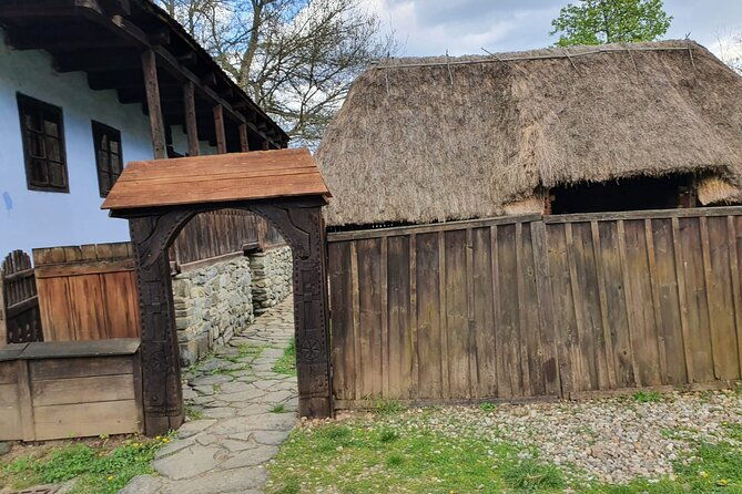 bucharest-private-tour-with-draculas-grave-and-ceausescu-mansion