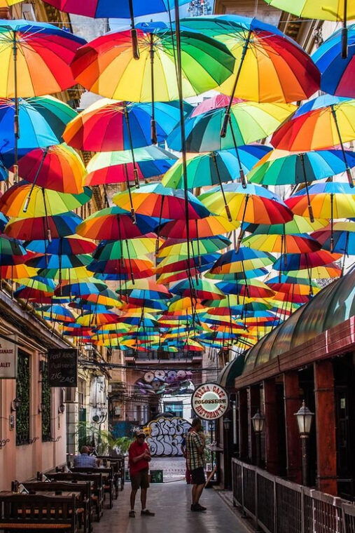 bucharest-private-walking-tour-local-food-tasting