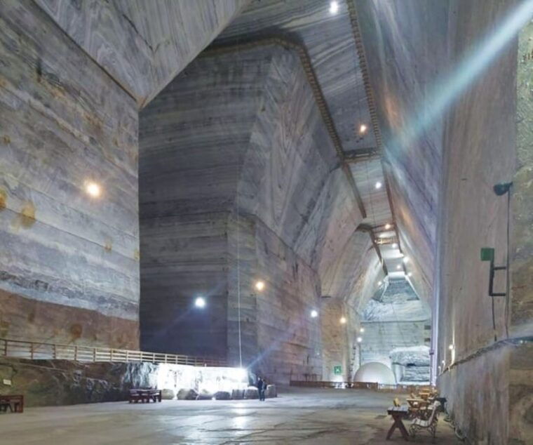 bucharest-slanic-salt-mine-carpathian-mountains-day-tour