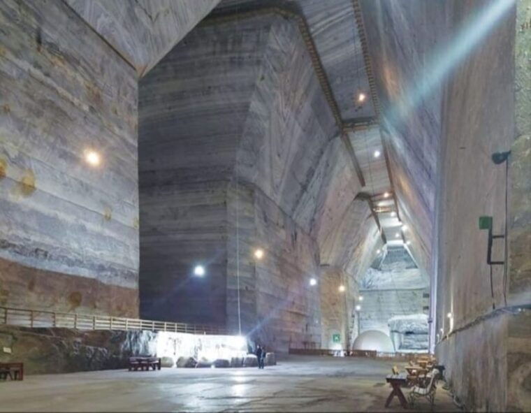 bucharest-slanic-salt-mine-carpathian-mountains-day-tour