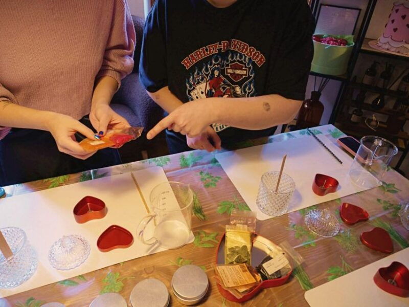 bucharest-soy-candle-pouring-workshop-in-city-center