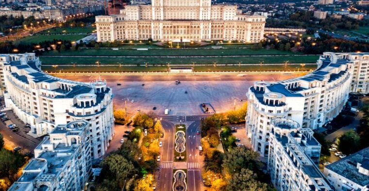 bucharest-the-underdog-of-europe-evening-sightseeing-tour