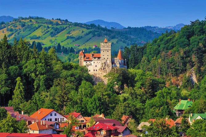 bucharest-to-dracula-castle-peles-castle-and-brasov-guided-tour