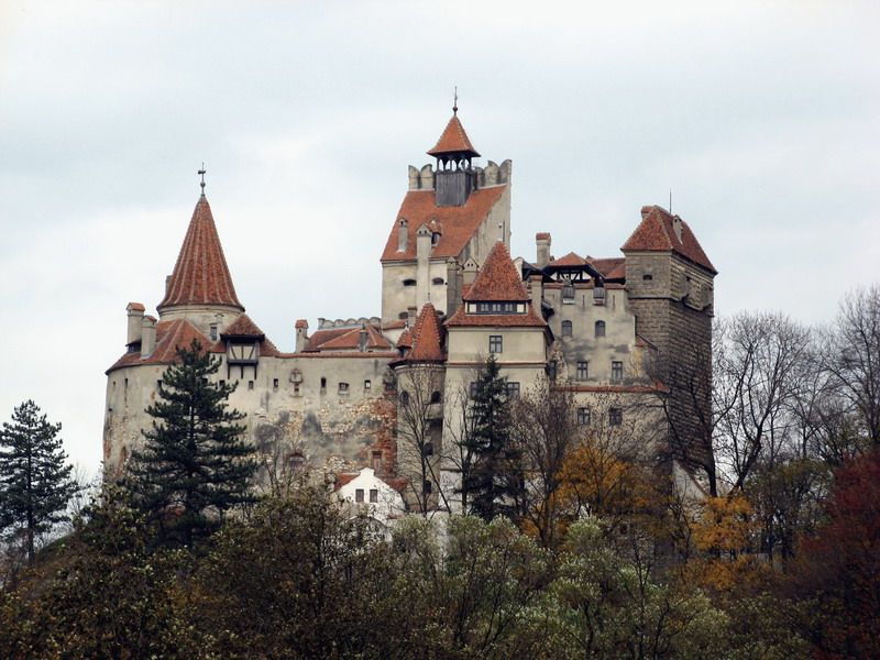 bucharest-transylvania-and-draculas-castle-2-day-tour