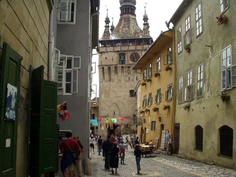 bucharest-transylvania-and-draculas-castle-2-day-tour