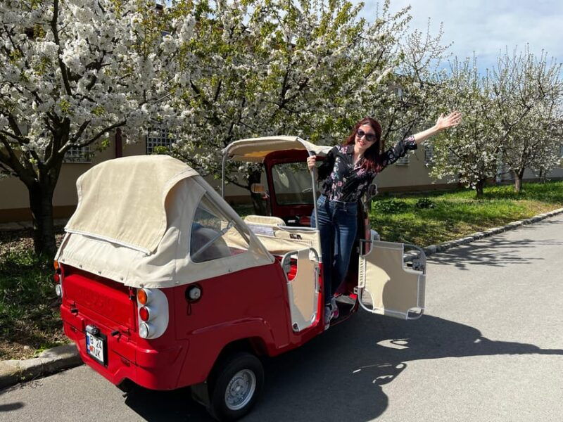 bucharest-tuk-tuk-city-tour