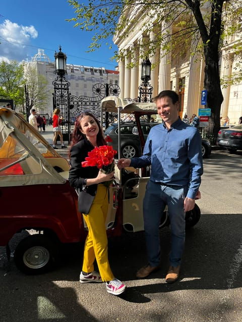 bucharest-tuk-tuk-city-tour