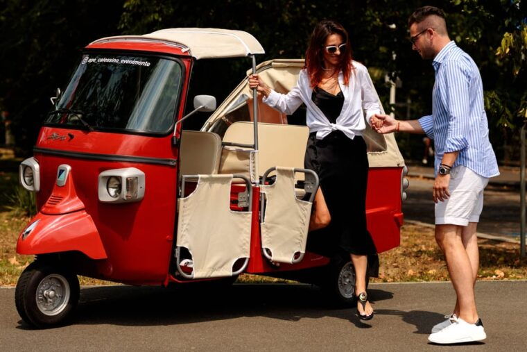 bucharest-tuk-tuk-city-tour
