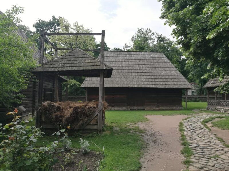 bucharest-village-museum-guided-tour