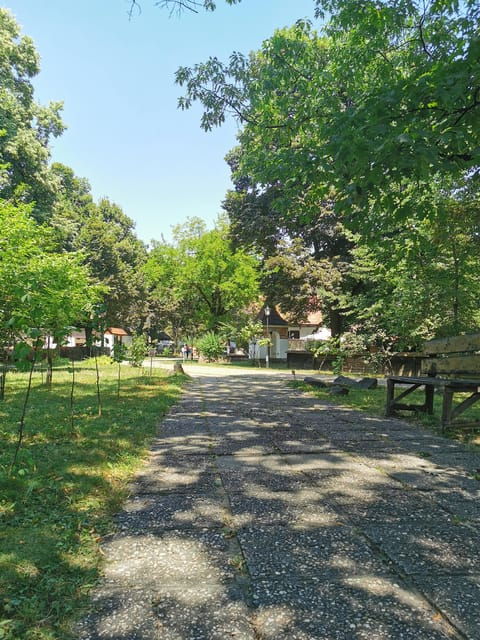 bucharest-village-museum-guided-tour