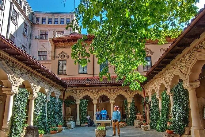 bucharest-walking-tour-with-a-native-italian-speaking-guide-2