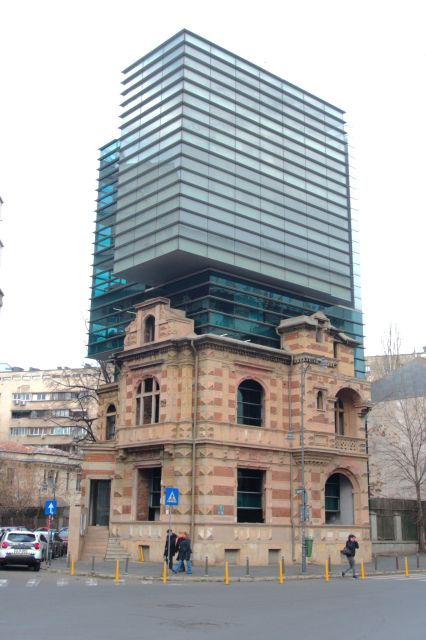 bucharests-scars-of-communism-half-day-private-walking-tour