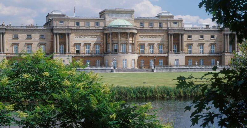 buckingham-palace-and-stonehenge-tour